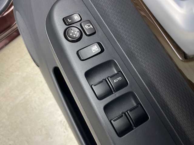 スズキ ラパン X 秋田県 2013(平25)年 6万km マルーンブラウンパール 4WD/ABS/盗難防止装置/D席シートヒーター/電動格納ミラー/ウィンカーミラー/純正オーディオ/ヘッドライトレベライザー/純正アルミホイール/純正フロアマット/サイドバイザー