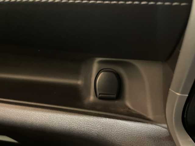 日産 セレナ ハイウェイスターVセレクションⅡ 埼玉県 2019(令1)年 2.8万km ダイヤモンドブラック プロパイロット/エマージェンシーブレーキ/純正9インチナビ/　　CD/DVD/BT/フルセグTV/アラウンドビューモニター/純正フリップダウンモニター/両側パワースライドドア/インテリジェントクルーズコントロール/LEDオートライト/純正16インチAW/インテリジェントルームミラー/プッシュスタート/ETC/禁煙車