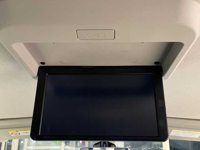 日産 セレナ ハイウェイスターVセレクションⅡ 埼玉県 2019(令1)年 2.8万km ダイヤモンドブラック プロパイロット/エマージェンシーブレーキ/純正9インチナビ/　　CD/DVD/BT/フルセグTV/アラウンドビューモニター/純正フリップダウンモニター/両側パワースライドドア/インテリジェントクルーズコントロール/LEDオートライト/純正16インチAW/インテリジェントルームミラー/プッシュスタート/ETC/禁煙車