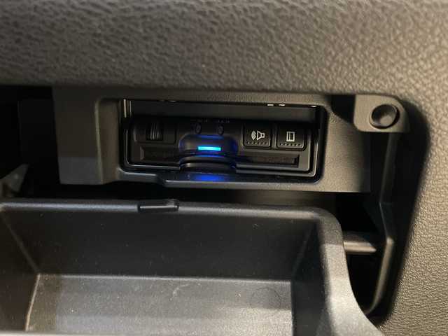 日産 セレナ ハイウェイスターVセレクションⅡ 埼玉県 2019(令1)年 2.8万km ダイヤモンドブラック プロパイロット/エマージェンシーブレーキ/純正9インチナビ/　　CD/DVD/BT/フルセグTV/アラウンドビューモニター/純正フリップダウンモニター/両側パワースライドドア/インテリジェントクルーズコントロール/LEDオートライト/純正16インチAW/インテリジェントルームミラー/プッシュスタート/ETC/禁煙車