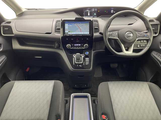 日産 セレナ e－パワー ハイウェイスター V 三重県 2020(令2)年 6.3万km ダイヤモンドブラック パイオニア９型ナビ　アルパイン後席モニター　全方位カメラ　プロパイロット　セーフティパックＢ　パーキングアシスト　シートヒーター　ステアリングヒーター　衝突軽減装置　両側パワスラ　ＬＥＤライト　禁煙車