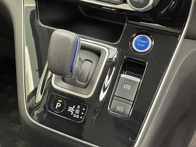 日産 セレナ e－パワー ハイウェイスター V 三重県 2020(令2)年 6.3万km ダイヤモンドブラック パイオニア９型ナビ　アルパイン後席モニター　全方位カメラ　プロパイロット　セーフティパックＢ　パーキングアシスト　シートヒーター　ステアリングヒーター　衝突軽減装置　両側パワスラ　ＬＥＤライト　禁煙車