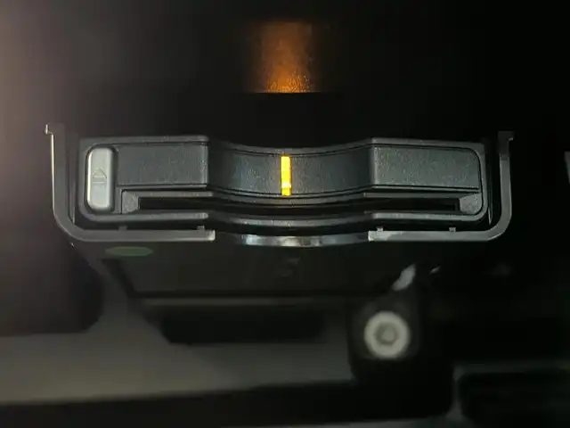 ボルボ ＸＣ４０ B4 AWD Rデザイン 山形県 2020(令2)年 3.5万km クリスタルホワイトP/ブラック 純正ナビゲーション/・AppleCarPlay/・AndroidAuto/・Bluetooth/・フルセグTV/・AM/FM/・USB/ブラインドスポットモニター/前後ドライブレコーダー/ハーマンカードン　/アダプティブクルーズコントロール/全方位カメラ/ワイヤレスチャージ/ハンドルヒーター/革巻ステア/LEDヘッドライト/・オートライト/・オートマテックハイビーム/キーレスエントリー/・スマートキー/ブラインドスポットモニター/ETC/全席シートヒーター