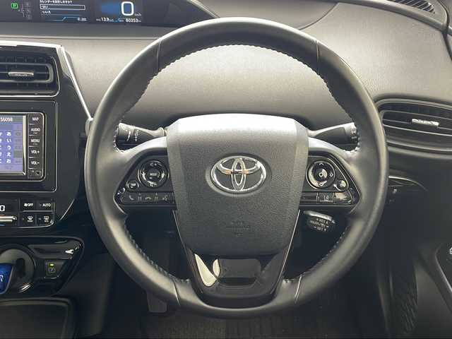 トヨタ プリウス S 沖縄県 2020(令2)年 8.1万km ホワイトパールクリスタルシャイン 純正ナビ（NSLN-W68）/フルセグTV/バックカメラ/ドライブレコーダー/衝突被害軽減ブレーキ/レーンキープアシスト/レーダークルーズコントロール/プッシュスタート/スマートキー/LEDヘッドライト/オートライト/ステアリングスイッチ/革巻きステアリング/ETC