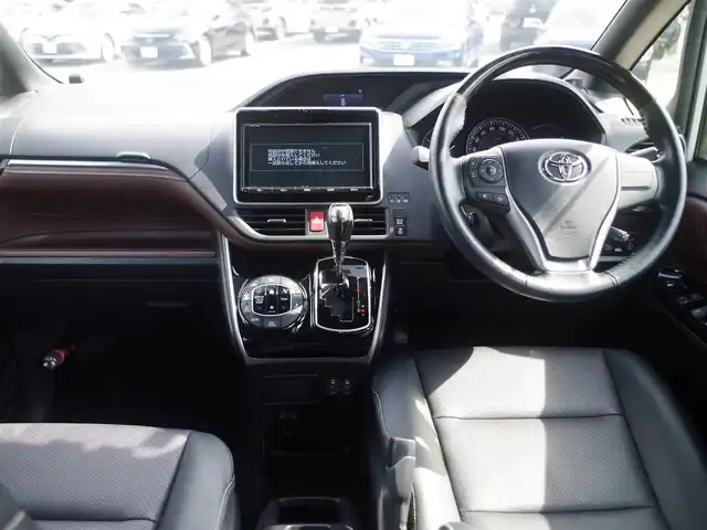 トヨタ エスクァイア Gi 千葉県 2018(平30)年 4.8万km ホワイトパールクリスタルシャイン Toyota Safety Sense/・プリクラッシュセーフティ/・レーンディパーチャーアラート/・オートハイビーム/両側パワースライドドア/純正SDナビ/地デジTV/【DVD/CD再生機能　Bluetooth接続】/バックカメラ/ドライブレコーダー/前席シートヒーター/ETC（2.0）/LEDヘッドライト/純正15インチアルミホイル/サイド/カーテンエアバッグ/スマートキー