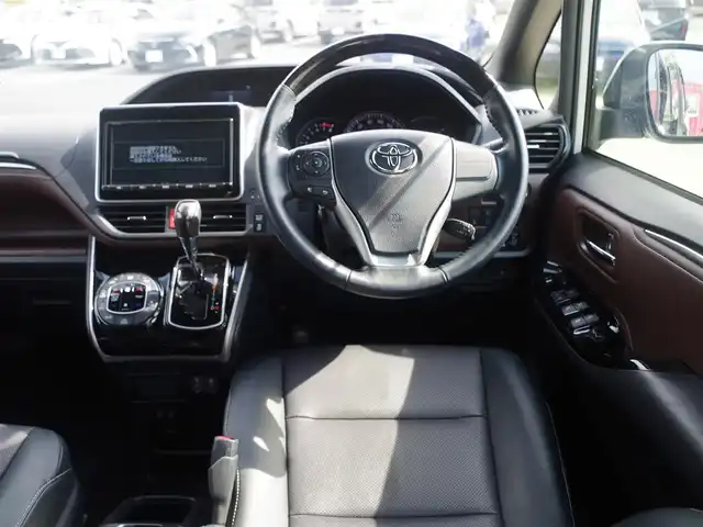 トヨタ エスクァイア Gi 千葉県 2018(平30)年 4.8万km ホワイトパールクリスタルシャイン Toyota Safety Sense/・プリクラッシュセーフティ/・レーンディパーチャーアラート/・オートハイビーム/両側パワースライドドア/純正SDナビ/地デジTV/【DVD/CD再生機能　Bluetooth接続】/バックカメラ/ドライブレコーダー/前席シートヒーター/ETC（2.0）/LEDヘッドライト/純正15インチアルミホイル/サイド/カーテンエアバッグ/スマートキー
