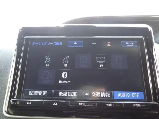 トヨタ エスクァイア Gi 千葉県 2018(平30)年 4.8万km ホワイトパールクリスタルシャイン Toyota Safety Sense/・プリクラッシュセーフティ/・レーンディパーチャーアラート/・オートハイビーム/両側パワースライドドア/純正SDナビ/地デジTV/【DVD/CD再生機能　Bluetooth接続】/バックカメラ/ドライブレコーダー/前席シートヒーター/ETC（2.0）/LEDヘッドライト/純正15インチアルミホイル/サイド/カーテンエアバッグ/スマートキー