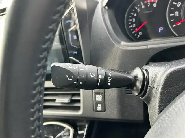 トヨタ ヴォクシー ZS 岡山県 2019(令1)年 5.4万km ホワイトパールクリスタルシャイン 後席モニター　/社外ナビ　/両側パワースライドドア　/WAC　/バックカメラ　/衝突被害軽減システム　/レーンキープアシスト　/横滑り防止装置　/オートマチックハイビーム　/Bluetooth　/クルコン　/MTモード付