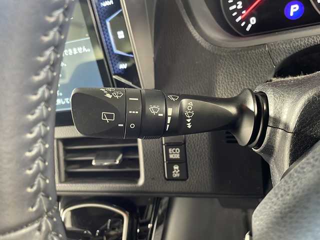 トヨタ ヴォクシー ZS 広島県 2019(令1)年 5.4万km ホワイトパールクリスタルシャイン 後席モニター　/10インチ社外ナビ　カロッツェリア/フルセグTV　CD/DVD　Bluetooth/両側パワースライドドア　/ビルトインETC/WAC　/バックカメラ/ＬＥＤヘッドライト/衝突被害軽減システム　/レーンキープアシスト　/コーナーセンサー/横滑り防止装置　/オートマチックハイビーム　/クルコン　/MTモード付/純正16インチアルミホイール/ドアバイザー