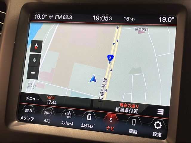 クライスラー・ジープ ジープ チェロキー ナイトイーグル 新潟県 2020(令2)年 1.6万km ガンＭ グラナイトクリスタルメタリック（PAU）/4×4システム/セレクテレインシステム/・AUTO/・SNOW/・SPORT/・SAND/MUD/自動緊急ブレーキ/レーンセンス/パークセンス/フロントパークセンス/リアパークセンス/側面距離警告/ブラインドスポットモニター/自動駐車/ヒルスタートアシスト/パワーリフトゲート/オーディオナビゲーションシステム/・8.4インチモニター/・フルセグTV/・Bluetooth/USB/・AppleCarPlay/AndroidAuto/レザーシート/・シートヒーター/パワーシート/サイドミラーヒーター/前後ドライブレコーダー