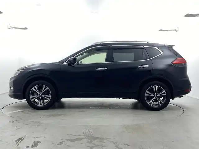 日産 エクストレイル 20X 福井県 2017(平29)年 2.8万km ダイヤモンドブラック パートタイム4WD/サンルーフ/純正9インチナビ/純正フロアマット/LEDオートライト/プロパイロット/アラウンドビューモニター/エマージェンシーブレーキ/ダウンヒルアシストコントロール/デジタルインナーミラー/ミラーヒーター/電子パーキング/オートホールド/クリアランスソナー/パワーバックドア/撥水カプロンシート/電動格納ミラー/本革巻ハンドル/インテリジェントキー/プッシュエンジンスタート