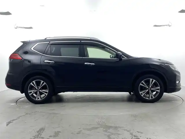 日産 エクストレイル 20X 福井県 2017(平29)年 2.8万km ダイヤモンドブラック パートタイム4WD/サンルーフ/純正9インチナビ/純正フロアマット/LEDオートライト/プロパイロット/アラウンドビューモニター/エマージェンシーブレーキ/ダウンヒルアシストコントロール/デジタルインナーミラー/ミラーヒーター/電子パーキング/オートホールド/クリアランスソナー/パワーバックドア/撥水カプロンシート/電動格納ミラー/本革巻ハンドル/インテリジェントキー/プッシュエンジンスタート