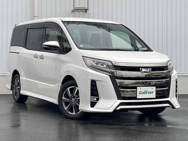 トヨタ ノア Si ダブルバイビーⅡ 三重県 2020(令2)年 4.8万km ホワイトパールクリスタルシャイン 純正10インチナビ/両側パワースライドドア/クルーズコントロール/ビルトイン2.0ETC/社外前後ドライブレコーダー/バックカメラ/ステアリングリモコン/オートライト/LEDヘッドライト/フォグライト/衝突軽減ブレーキ/レーンキープアシスト/先行車発進お知らせ/アイドリングストップ/16インチアルミホイール/スペアキー/電動格納ミラー/禁煙車