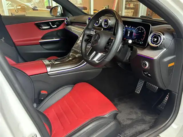 メルセデス・ベンツ Ｍ・ベンツ Ｃ２２０ｄ ステーションワゴン アバンギャルドAMGライン 宮城県 2022(令4)年 5万km 白 レーダセーフティパッケージ/レザーエクスクルーシブパッケージ/パノラミックスライディングルーフ/MBUXナビゲーションシステム/フルセグTV/360°カメラシステム/AppleCarPlay/ブラック/レッドレザーシート/パワーシート/シートヒーター/LEDヘッドライト/キーレスゴー/パワーバックドア/置くだけ充電/アンビエントライト/純正18インチAW