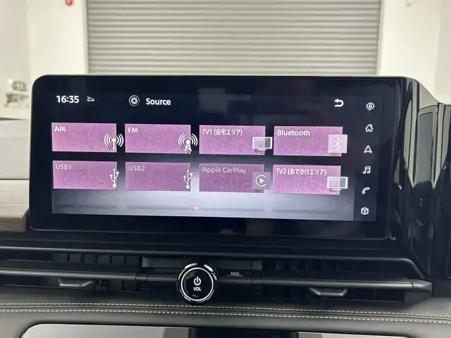 日産 セレナ ハイウェイスター V 三重県 2023(令5)年 0.6万km インペリアルアンバーP 禁煙車/プロパイロット/アラウンドビューモニター　/メーカー１２型ナビ　/AM/FM/BT/USB/HDMI/フルセグTV/スマホ連動/インテリジェントミラー　/純正ドライブレコーダー　/クリアランスソナー　/両側パワースライドドア　/ＢＳＭ　　/置くだけ充電　/ＥＴＣ/パドルシフト/純正LEDライト/オートハイビーム/フォグライト/電動パーキングブレーキ/オートホールド/保証書