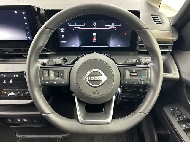 日産 セレナ ハイウェイスター V 三重県 2023(令5)年 0.6万km インペリアルアンバーP 禁煙車/プロパイロット/アラウンドビューモニター　/メーカー１２型ナビ　/AM/FM/BT/USB/HDMI/フルセグTV/スマホ連動/インテリジェントミラー　/純正ドライブレコーダー　/クリアランスソナー　/両側パワースライドドア　/ＢＳＭ　　/置くだけ充電　/ＥＴＣ/パドルシフト/純正LEDライト/オートハイビーム/フォグライト/電動パーキングブレーキ/オートホールド/保証書