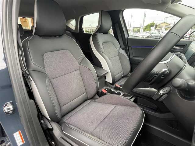 ルノー ルノー キャプチャー インテンス 栃木県 2022(令4)年 1.3万km 紺Ⅱ ワンオーナー /パドルシフト/ACC/AppleCarPlay/全方位カメラ/ETC/ハーフレザー /シートヒーター /LEDヘッドライト/オートライト/パーキングセンサー /アクティブブレーキ/レーンキープアシスト/ブラインドスポット /アンビエントライト