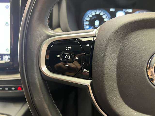 ボルボ ＸＣ６０ T5 AWD インスクリプション 千葉県 2017(平29)年 2.5万km グレーＭ パノラマＳＲ　/Ｂ＆Ｗ音響　/純正ナビ　/３６０°カメラ　/ＡＣＣ　/キャメルレザー　/ベンチレーター　/シートヒーター　/パワーシート　/ＬＥＤヘッドライト　/オートライト　/自動駐車　/電動リアゲート