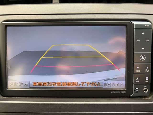 トヨタ プリウス S 愛媛県 2010(平22)年 8.1万km ホワイトパールクリスタルシャイン 純正ナビ/フルセグ／Ｂｌｕｅｔｏｏｔｈ／ＣＤ／ＤＶＤ／ＳＤ/バックカメラ/ＥＴＣ/前方ドライブレコーダー/ステアリングスイッチ/プッシュスタート/オートライト