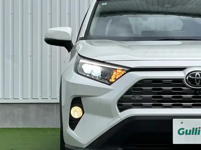 トヨタ ＲＡＶ４ G Zパッケージ 香川県 2021(令3)年 2.8万km ホワイトパールクリスタルシャイン 純正9インチディスプレイオーディオ/→AM/FM/Bluetooth/パノラマムーンルーフ/全方位カメラ/パワーバックドア/寒冷地仕様/ブラインドスポットモニター/衝突軽減ブレーキ/レーダークルーズコントロール/レーンキープアシスト/ドライブレコーダー/レザーシート/ハンドルヒーター/シートヒーター/パワーシート/メモリーシート/LEDヘッドライト/オートハイビーム/コーナーセンサー/スマートキー/プッシュスタート/スマートキー/社外フロアマット/純正19インチアルミホイール/ステアリングスイッチ