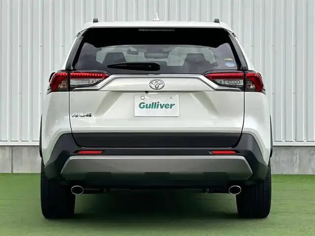 トヨタ ＲＡＶ４ G Zパッケージ 香川県 2021(令3)年 2.8万km ホワイトパールクリスタルシャイン 純正9インチディスプレイオーディオ/→AM/FM/Bluetooth/パノラマムーンルーフ/全方位カメラ/パワーバックドア/寒冷地仕様/ブラインドスポットモニター/衝突軽減ブレーキ/レーダークルーズコントロール/レーンキープアシスト/ドライブレコーダー/レザーシート/ハンドルヒーター/シートヒーター/パワーシート/メモリーシート/LEDヘッドライト/オートハイビーム/コーナーセンサー/スマートキー/プッシュスタート/スマートキー/社外フロアマット/純正19インチアルミホイール/ステアリングスイッチ