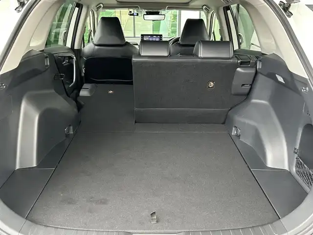 トヨタ ＲＡＶ４ G Zパッケージ 香川県 2021(令3)年 2.8万km ホワイトパールクリスタルシャイン 純正9インチディスプレイオーディオ/→AM/FM/Bluetooth/パノラマムーンルーフ/全方位カメラ/パワーバックドア/寒冷地仕様/ブラインドスポットモニター/衝突軽減ブレーキ/レーダークルーズコントロール/レーンキープアシスト/ドライブレコーダー/レザーシート/ハンドルヒーター/シートヒーター/パワーシート/メモリーシート/LEDヘッドライト/オートハイビーム/コーナーセンサー/スマートキー/プッシュスタート/スマートキー/社外フロアマット/純正19インチアルミホイール/ステアリングスイッチ