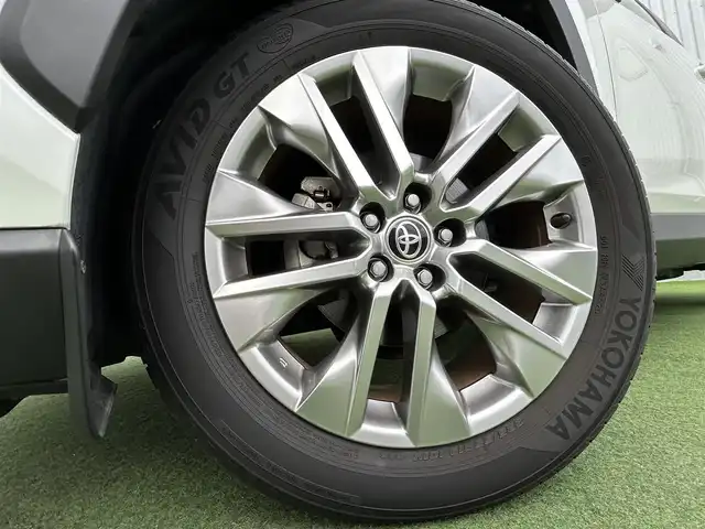 トヨタ ＲＡＶ４ G Zパッケージ 香川県 2021(令3)年 2.8万km ホワイトパールクリスタルシャイン 純正9インチディスプレイオーディオ/→AM/FM/Bluetooth/パノラマムーンルーフ/全方位カメラ/パワーバックドア/寒冷地仕様/ブラインドスポットモニター/衝突軽減ブレーキ/レーダークルーズコントロール/レーンキープアシスト/ドライブレコーダー/レザーシート/ハンドルヒーター/シートヒーター/パワーシート/メモリーシート/LEDヘッドライト/オートハイビーム/コーナーセンサー/スマートキー/プッシュスタート/スマートキー/社外フロアマット/純正19インチアルミホイール/ステアリングスイッチ