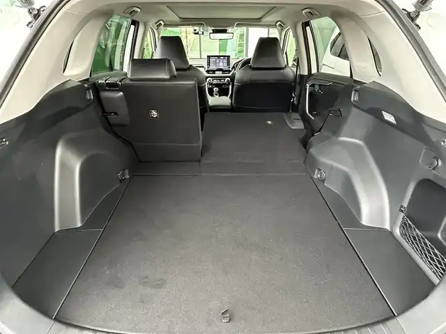 トヨタ ＲＡＶ４ G Zパッケージ 香川県 2021(令3)年 2.8万km ホワイトパールクリスタルシャイン 純正9インチディスプレイオーディオ/→AM/FM/Bluetooth/パノラマムーンルーフ/全方位カメラ/パワーバックドア/寒冷地仕様/ブラインドスポットモニター/衝突軽減ブレーキ/レーダークルーズコントロール/レーンキープアシスト/ドライブレコーダー/レザーシート/ハンドルヒーター/シートヒーター/パワーシート/メモリーシート/LEDヘッドライト/オートハイビーム/コーナーセンサー/スマートキー/プッシュスタート/スマートキー/社外フロアマット/純正19インチアルミホイール/ステアリングスイッチ