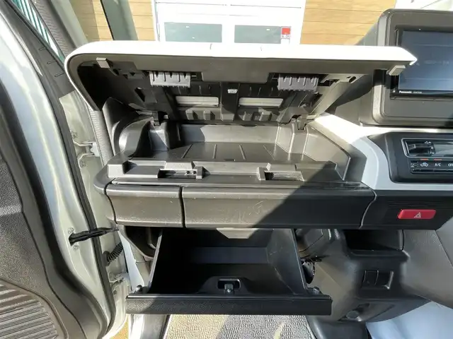 スズキ スペーシア HYBRID G 宮崎県 2020(令2)年 5.1万km ピュアホワイトP 純正ナビ/フルセグTV/バックカメラ/ビルトインETC/ドライブレコーダー/セーフティサポート/・デュアルセンサーブレーキサポート/・前後誤発進抑制機能/・車線逸脱警報機能/・ふらつき警報機能/・先行車発進お知らせ機能/・ハイビームアシスト/・後退時ブレーキサポート/・リアパーキングセンサー/オートライト/オートエアコン/スマートキー/キーレスプッシュスタートシステム/禁煙車