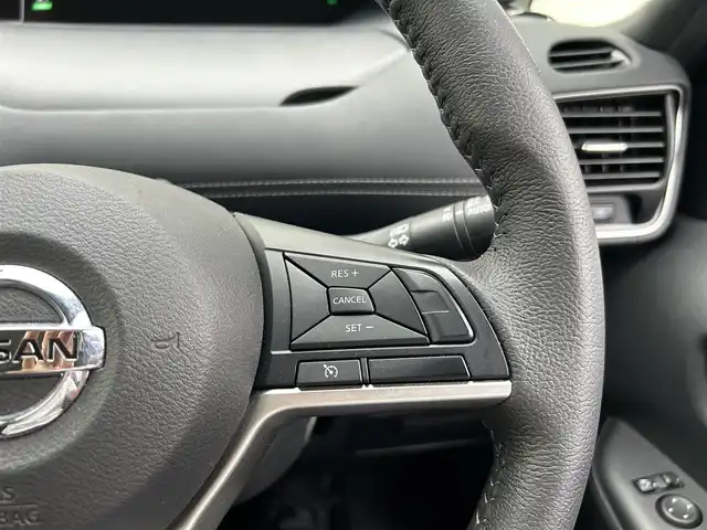 日産 セレナ ハイウェイスターVセレクションⅡ 福岡県 2019(平31)年 3.8万km ダイヤモンドブラック 純正9型SDナビ(フルセグTV/CD/DVD/BT)アラウンドビューモニター後席フリップダウンモニターエマージェンシーブレーキコーナーセンサー両側パワスラクルコンドラレコETCUSBポート純正LEDヘッドライト純正フロアマット純正16インチアルミホイールプッシュスタートスマートキー
