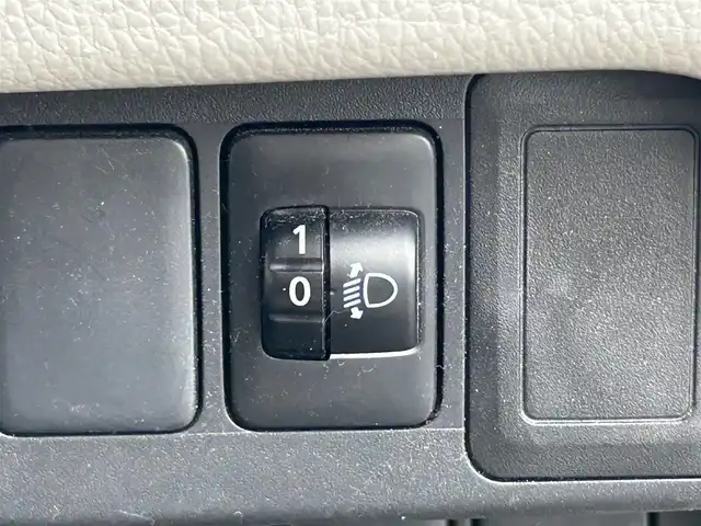 日産 デイズ J 愛媛県 2018(平30)年 1.5万km 黒 社外ナビ（Panasonic製）/BT/AM・FM/CD/DVD/ETC/前後ドライブレコーダー/バックカメラ/コーナーセンサー/衝突軽減システム/踏み間違え防止装置/ステアリングスイッチ/リモコンキー/スペアキー/純正フロアマット