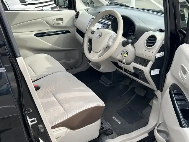 日産 デイズ J 愛媛県 2018(平30)年 1.5万km 黒 社外ナビ（Panasonic製）/BT/AM・FM/CD/DVD/ETC/前後ドライブレコーダー/バックカメラ/コーナーセンサー/衝突軽減システム/踏み間違え防止装置/ステアリングスイッチ/リモコンキー/スペアキー/純正フロアマット