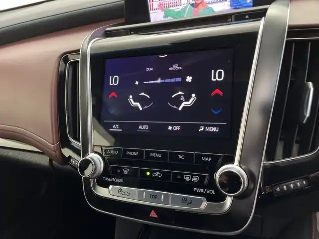 トヨタ クラウン ハイブリッド RS 鹿児島県 2019(平31)年 5.9万km プレシャスブラックパール ワンオーナー/サンルーフ/トヨタセーフティセンス/純正ナビ/(フルセグＴＶ/Bluetooth/CD/DVD/FM/AM)/ＥＴＣ２．０/バックカメラ/三眼ＬＥＤヘッドライト/シーケンシャル/プッシュスタート/オートハイビーム/レーンキープアシスト/クルーズコントロール/純正１８ＡＷ/純正フロアマット/サイドカーテンエアバッグ/シートヒーター/前席パワーシート