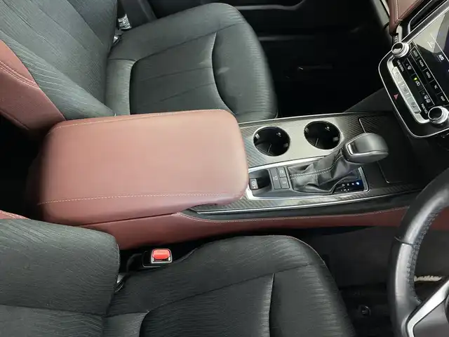 トヨタ クラウン ハイブリッド RS 鹿児島県 2019(平31)年 5.9万km プレシャスブラックパール ワンオーナー/サンルーフ/トヨタセーフティセンス/純正ナビ/(フルセグＴＶ/Bluetooth/CD/DVD/FM/AM)/ＥＴＣ２．０/バックカメラ/三眼ＬＥＤヘッドライト/シーケンシャル/プッシュスタート/オートハイビーム/レーンキープアシスト/クルーズコントロール/純正１８ＡＷ/純正フロアマット/サイドカーテンエアバッグ/シートヒーター/前席パワーシート