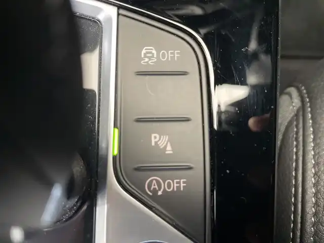 ＢＭＷ Ｍ２３５ｉ グランクーペ xDrive 栃木県 2020(令2)年 4万km メルボルンレッド 4WD/ターボ/BMW Mパフォーマンスキャリパー(黄色)/リアスポイラー/サンルーフ/純正ナビ/(Bluetooth・AppleCarPlay・USB)/バックカメラ/衝突軽減システム/レーンキープアシスト/オートクルーズコントロール/ヘッドアップディスプレイ/ブラインドスポットモニター/前後コーナーセンサー/前後ドライブレコーダー/パーキングアシスト/本革シート/前席パワーシート(運転席メモリー機能付き)/置くだけ充電/パドルシフト/レーダー/オートホールド/LEDヘッドライト/オートライト/オートハイビーム/ビルトインETC/純正アルミホイール/純正フロアマット/ルーフカーボンフィルム/アイドリングストップ/スマートキー/スペアキー1本/取扱説明書/保証書