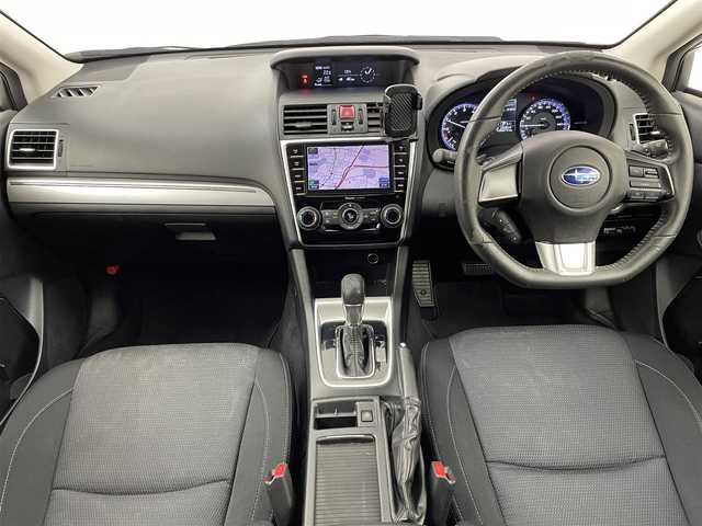 スバル レヴォーグ 1．6GT 大阪府 2014(平26)年 10.6万km クリスタルホワイトP 純正ナビ/クルーズコントロール/ＥＴＣ/スマートキー/プッシュスタート/アイドリングストップ/革巻きステアリング/電格ミラー/純正１７インチアルミホイール/フロアマット/ドアバイザー/レーンアシストキープ
