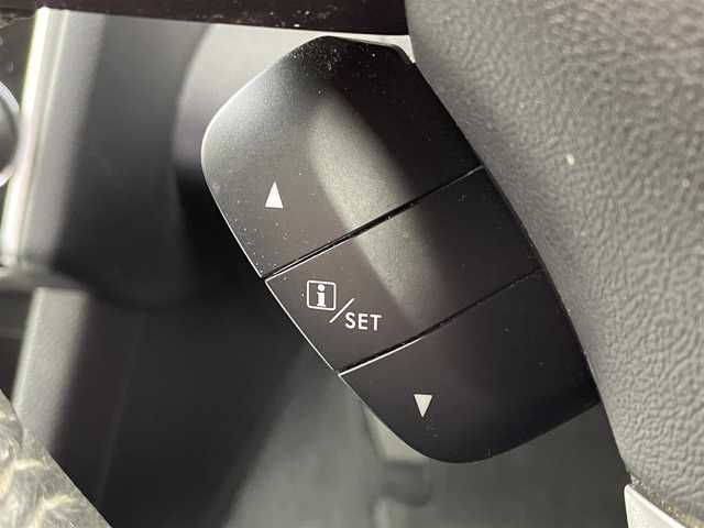 スバル レヴォーグ 1．6GT 大阪府 2014(平26)年 10.6万km クリスタルホワイトP 純正ナビ/クルーズコントロール/ＥＴＣ/スマートキー/プッシュスタート/アイドリングストップ/革巻きステアリング/電格ミラー/純正１７インチアルミホイール/フロアマット/ドアバイザー/レーンアシストキープ