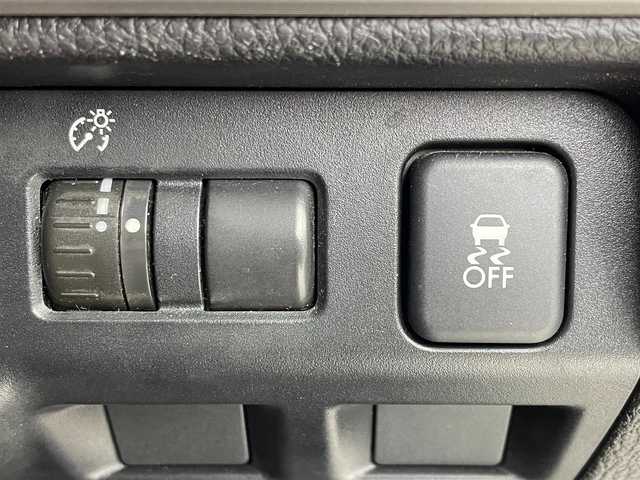 スバル レヴォーグ 1．6GT 大阪府 2014(平26)年 10.6万km クリスタルホワイトP 純正ナビ/クルーズコントロール/ＥＴＣ/スマートキー/プッシュスタート/アイドリングストップ/革巻きステアリング/電格ミラー/純正１７インチアルミホイール/フロアマット/ドアバイザー/レーンアシストキープ