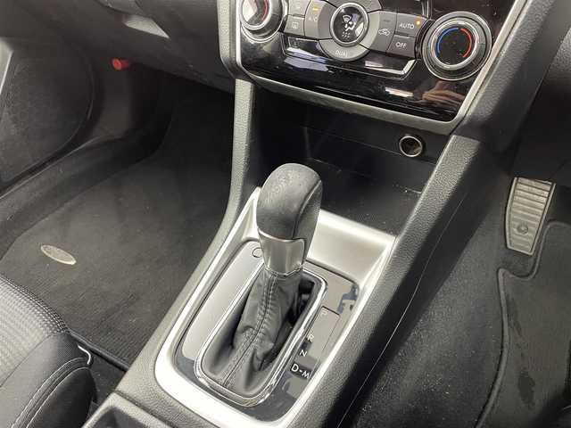 スバル レヴォーグ 1．6GT 大阪府 2014(平26)年 10.6万km クリスタルホワイトP 純正ナビ/クルーズコントロール/ＥＴＣ/スマートキー/プッシュスタート/アイドリングストップ/革巻きステアリング/電格ミラー/純正１７インチアルミホイール/フロアマット/ドアバイザー/レーンアシストキープ