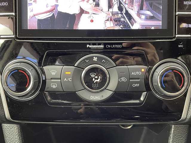 スバル レヴォーグ 1．6GT 大阪府 2014(平26)年 10.6万km クリスタルホワイトP 純正ナビ/クルーズコントロール/ＥＴＣ/スマートキー/プッシュスタート/アイドリングストップ/革巻きステアリング/電格ミラー/純正１７インチアルミホイール/フロアマット/ドアバイザー/レーンアシストキープ