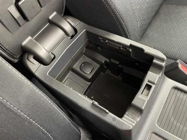 スバル レヴォーグ 1．6GT 大阪府 2014(平26)年 10.6万km クリスタルホワイトP 純正ナビ/クルーズコントロール/ＥＴＣ/スマートキー/プッシュスタート/アイドリングストップ/革巻きステアリング/電格ミラー/純正１７インチアルミホイール/フロアマット/ドアバイザー/レーンアシストキープ