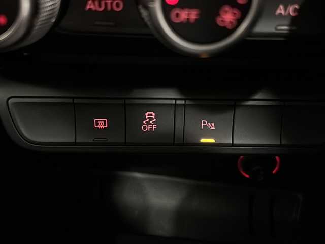 アウディ Ａ１ SB 1．0TFSI 栃木県 2017(平29)年 2.6万km 青Ｍ 純正MMIディスプレイ/ナビ/Bluetooth/CD/DVD/TV/パーキングシステム/アンチロッククブレーキシステム(ABS)/エレクトロニックディファレンシャルロック(EDS)/セレクティブホイールトルクコクトロール/マルチコリジョンブレーキアシストシステム/エレクトロメカニカルパワーステアリング/アイドリングストップ/ETC/プッシュスタート/スマートキー・スペアキー/LEDヘッドライト/取扱説明書/保証書