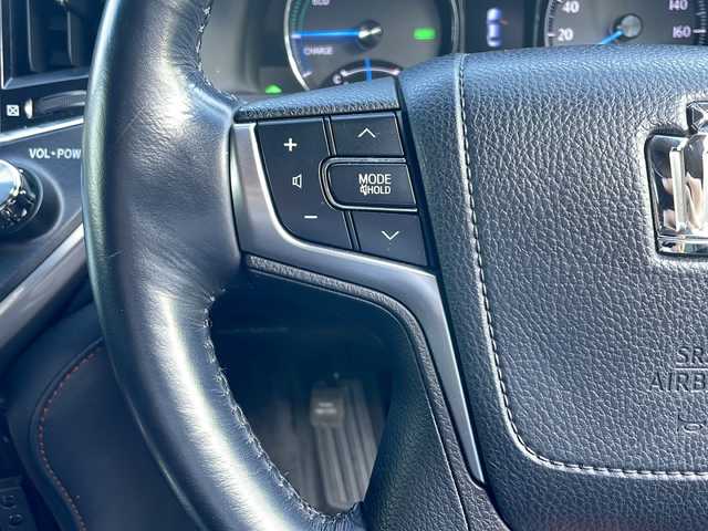 トヨタ クラウン マジェスタ Fバージョン 栃木県 2015(平27)年 5.5万km プレシャスシルバー 純正ナビ/Ｂｌｕｅｔｏｏｔｈ/ＴＶ視聴可/パワーシート/シートヒーター/ベンチレーション/レザーシート/ステアリングヒーター/クルーズコントロール/純正フロアマット/純正アルミホイール/ＬＥＤライト/ABS/横滑り防止機能/コーナーセンサー/盗難防止装置/衝突被害軽減システム