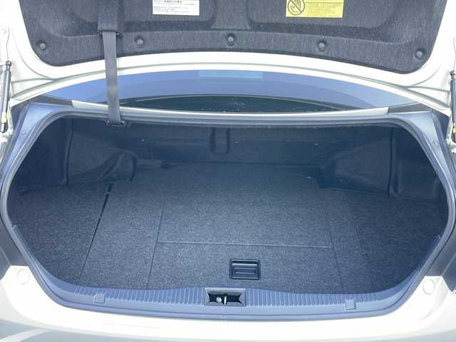 トヨタ クラウン マジェスタ Fバージョン 栃木県 2015(平27)年 5.5万km プレシャスシルバー 純正ナビ/Ｂｌｕｅｔｏｏｔｈ/ＴＶ視聴可/パワーシート/シートヒーター/ベンチレーション/レザーシート/ステアリングヒーター/クルーズコントロール/純正フロアマット/純正アルミホイール/ＬＥＤライト/ABS/横滑り防止機能/コーナーセンサー/盗難防止装置/衝突被害軽減システム