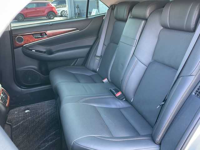 トヨタ クラウン マジェスタ Fバージョン 栃木県 2015(平27)年 5.5万km プレシャスシルバー 純正ナビ/Ｂｌｕｅｔｏｏｔｈ/ＴＶ視聴可/パワーシート/シートヒーター/ベンチレーション/レザーシート/ステアリングヒーター/クルーズコントロール/純正フロアマット/純正アルミホイール/ＬＥＤライト/ABS/横滑り防止機能/コーナーセンサー/盗難防止装置/衝突被害軽減システム