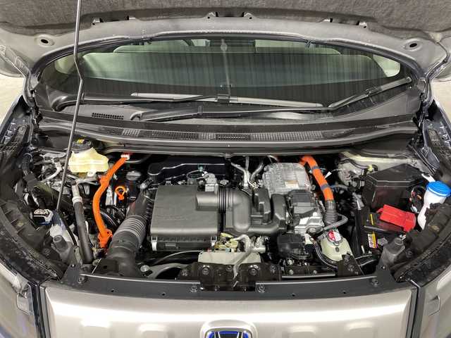 ホンダ フリード ハイブリット e:HEV クロスター 福岡県 2025(令7)年 0.1千km メテオロイドグレーメタリック 禁煙車/純正9インチナビ（LXM-242ZFNI）/フルセグテレビ/バックカメラ/レーダークルーズコントロール/LEDヘッドライト/シートヒーター/純正15インチアルミホイール/両側パワースライドドア/スマートキー/プッシュスタートエンジン/革巻きステアリング/ブラインドスポットモニター