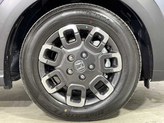 ホンダ フリード ハイブリット e:HEV クロスター 福岡県 2025(令7)年 0.1千km メテオロイドグレーメタリック 禁煙車/純正9インチナビ（LXM-242ZFNI）/フルセグテレビ/バックカメラ/レーダークルーズコントロール/LEDヘッドライト/シートヒーター/純正15インチアルミホイール/両側パワースライドドア/スマートキー/プッシュスタートエンジン/革巻きステアリング/ブラインドスポットモニター