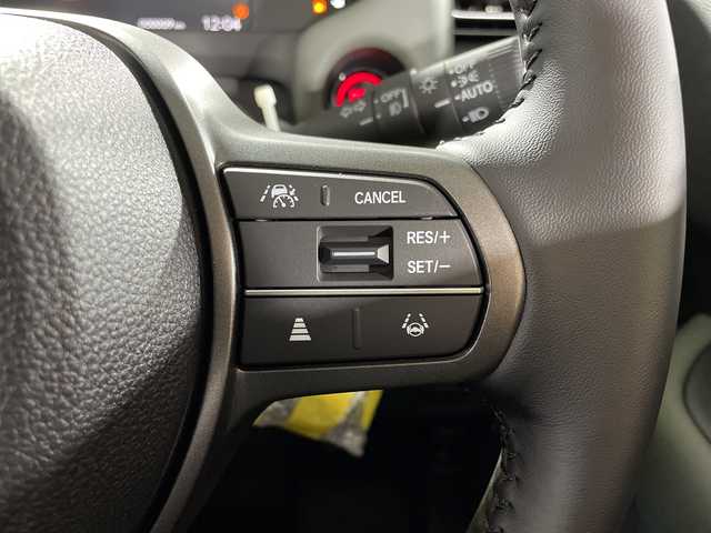 ホンダ フリード ハイブリット e:HEV クロスター 福岡県 2025(令7)年 0.1千km メテオロイドグレーメタリック 禁煙車/純正9インチナビ（LXM-242ZFNI）/フルセグテレビ/バックカメラ/レーダークルーズコントロール/LEDヘッドライト/シートヒーター/純正15インチアルミホイール/両側パワースライドドア/スマートキー/プッシュスタートエンジン/革巻きステアリング/ブラインドスポットモニター