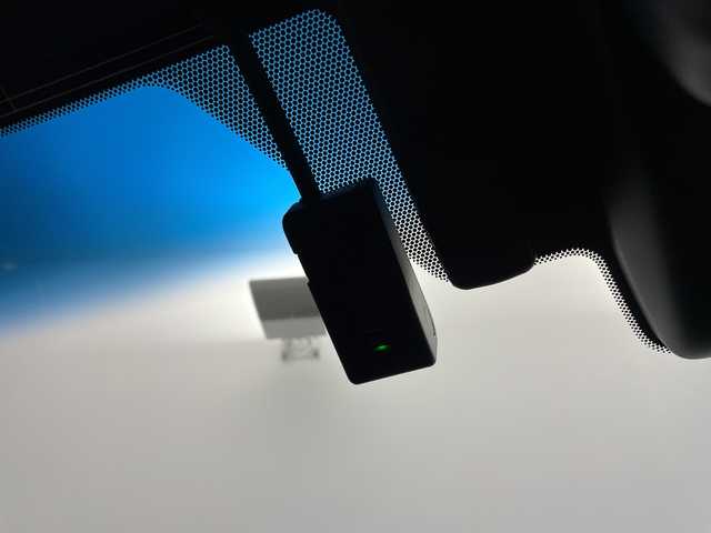 レクサス ＥＳ 300h Fスポーツ 鹿児島県 2020(令2)年 2.9万km グラファイトブラックガラスフレーク ワンオーナー/メーカーOPナビ/(CD/DVD/BT/フルセグ)/サンルーフ/レクサスセーフティシステム＋/パノラミックビューモニター/バックカメラ/プリクラッシュセーフティー/レーントレーシングアシスト/ブラインドスポットモニター/パーキングサポートアラート/レーダークルーズコントロール/前席パワーシート/前席シートヒーター/前席シートベンチレーション/運転席シートメモリー/ステアリングヒーター/オートハイビーム/オートライト/社外レーダー/前方ドライブレコーダー/ビルトインETC2.0/パドルシフト/電動リヤサンシェード/純正フロアマット