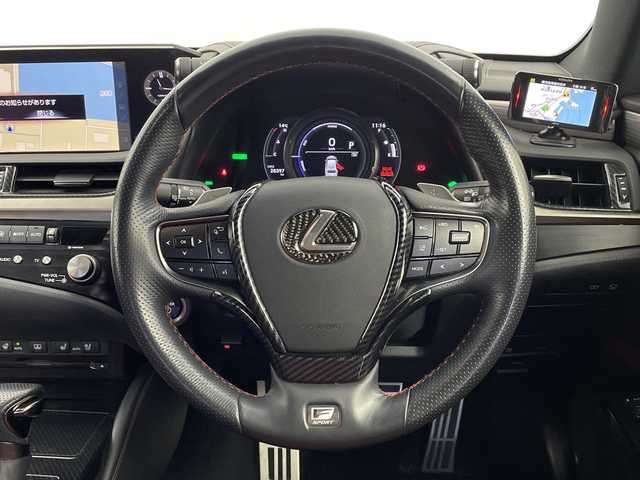 レクサス ＥＳ 300h Fスポーツ 鹿児島県 2020(令2)年 2.9万km グラファイトブラックガラスフレーク ワンオーナー/メーカーOPナビ/(CD/DVD/BT/フルセグ)/サンルーフ/レクサスセーフティシステム＋/パノラミックビューモニター/バックカメラ/プリクラッシュセーフティー/レーントレーシングアシスト/ブラインドスポットモニター/パーキングサポートアラート/レーダークルーズコントロール/前席パワーシート/前席シートヒーター/前席シートベンチレーション/運転席シートメモリー/ステアリングヒーター/オートハイビーム/オートライト/社外レーダー/前方ドライブレコーダー/ビルトインETC2.0/パドルシフト/電動リヤサンシェード/純正フロアマット